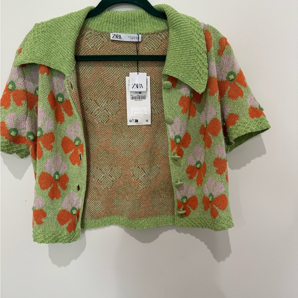 Zara Green Short-Sleeve Floral Knit Cardigan with Orange and Pink Flowers